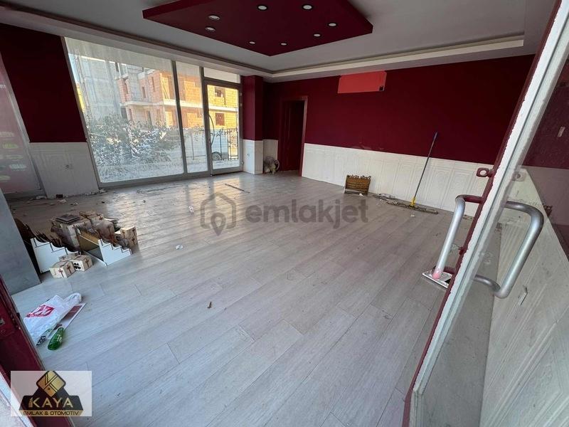 İnönü Caddesinde 45 M2 Kiralık Dükkan - 4