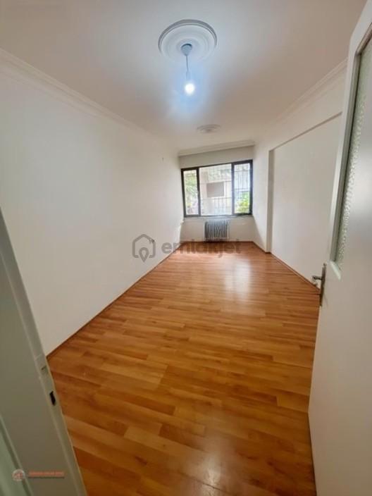 İpekçilik Caddesinde Çift Cepheli Kiralık Daire - 6
