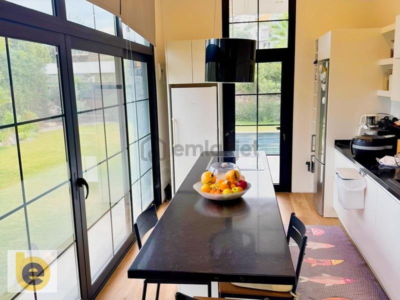 Bitez'de 2.000 M2 Arsa İçinde Tek Katlı Müstakil 3+1 Villa - 14