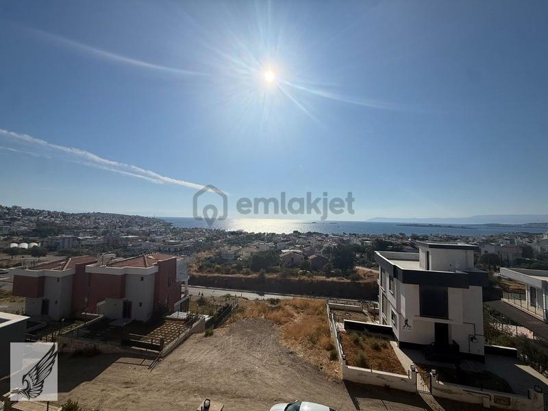Seferihisar Akarca'da Deniz Manzaralı Satılık Tripleks Villa - 10