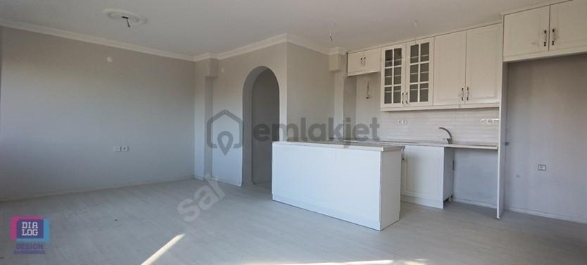 Foça'nın Kalbinde Tadilatlı Satılık 2+1 Daire - 4