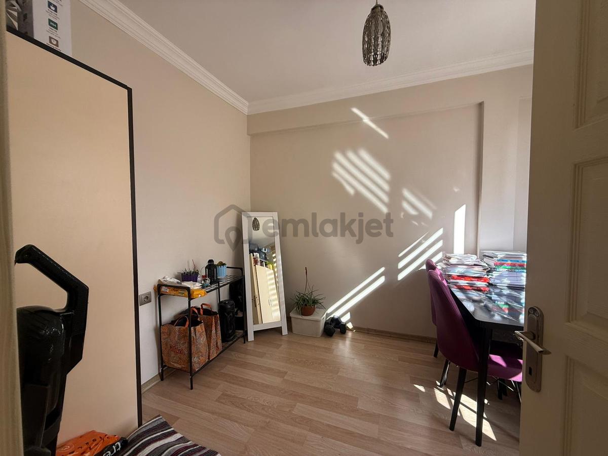 Hurda Cafe Civarında Satılık 2+0 Daire - 7