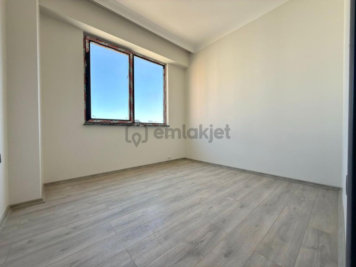 Yüksel'den Kadıköy'de Ara Kat Sıfır Ön Cephe 2+1 Daire - 11