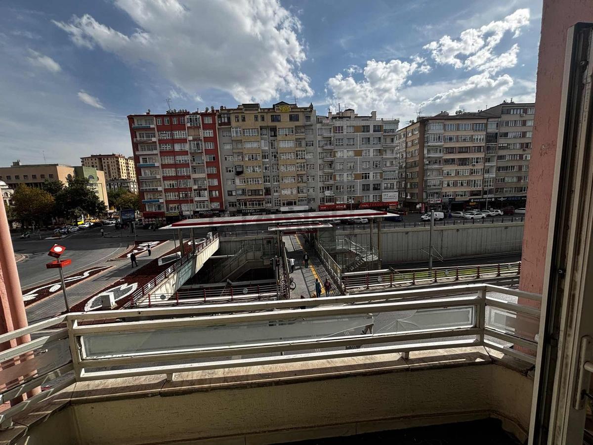 Merkezi Konumda Lüks Kiralık Konut - 4