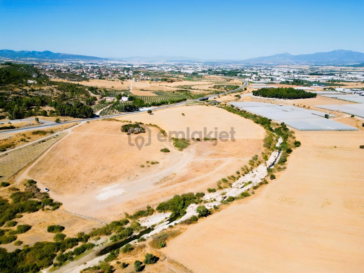 Menderes Gümüldür Yolu Üzerinde 250 M2 Satılık Bahçeler - 2