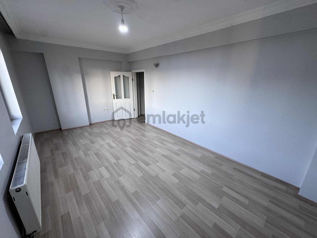 İstasyon Mah.satılık 3+1 Daire Faikbey Caddesinde Ara Kat - 22