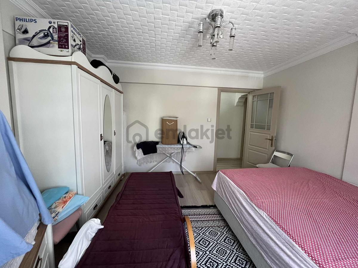 Bornova'nın Kalbinde, Merkezde Bakımlı ,temiz , Eşyalı Genış 2+1 - 11