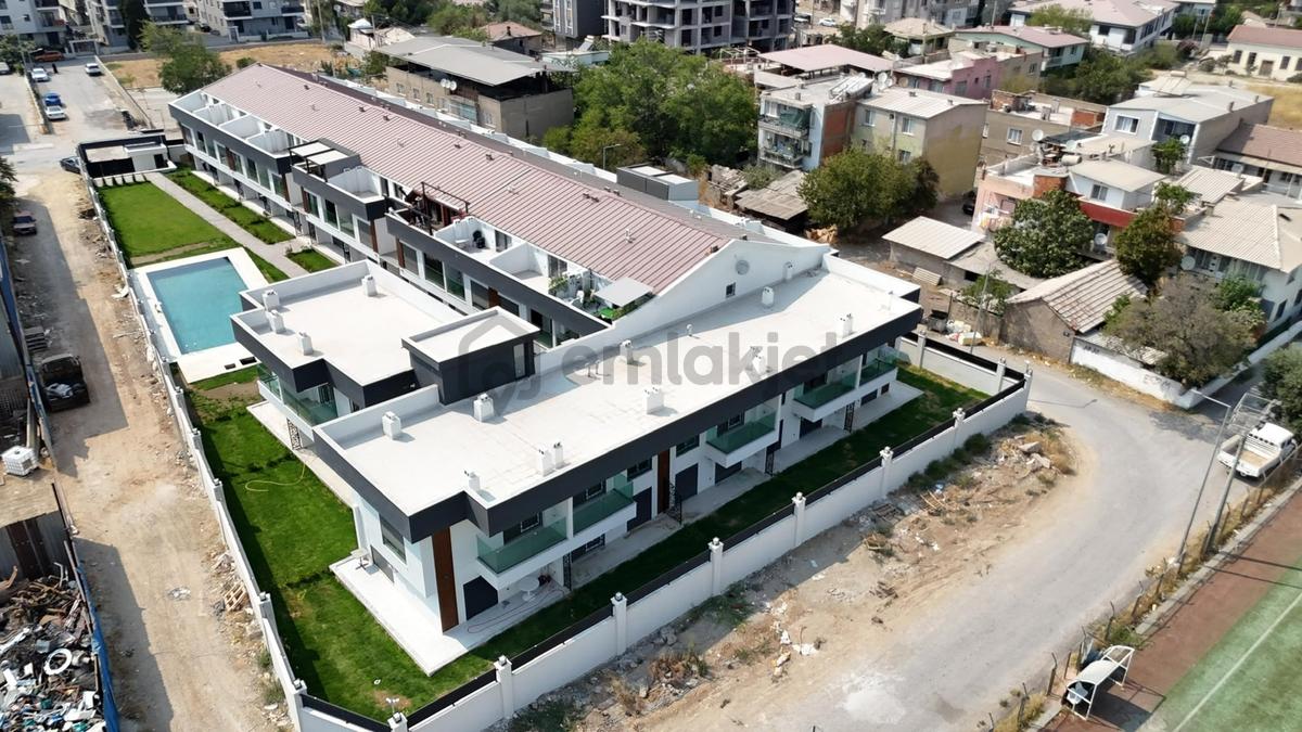 Bornova Doğanlarda Havuzlu Sitede Modern 1+1 Daire - 18