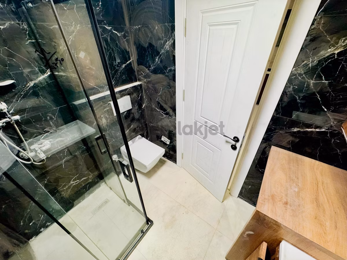 Bornova Doğanlarda Havuzlu Sitede Modern 1+1 Daire - 10