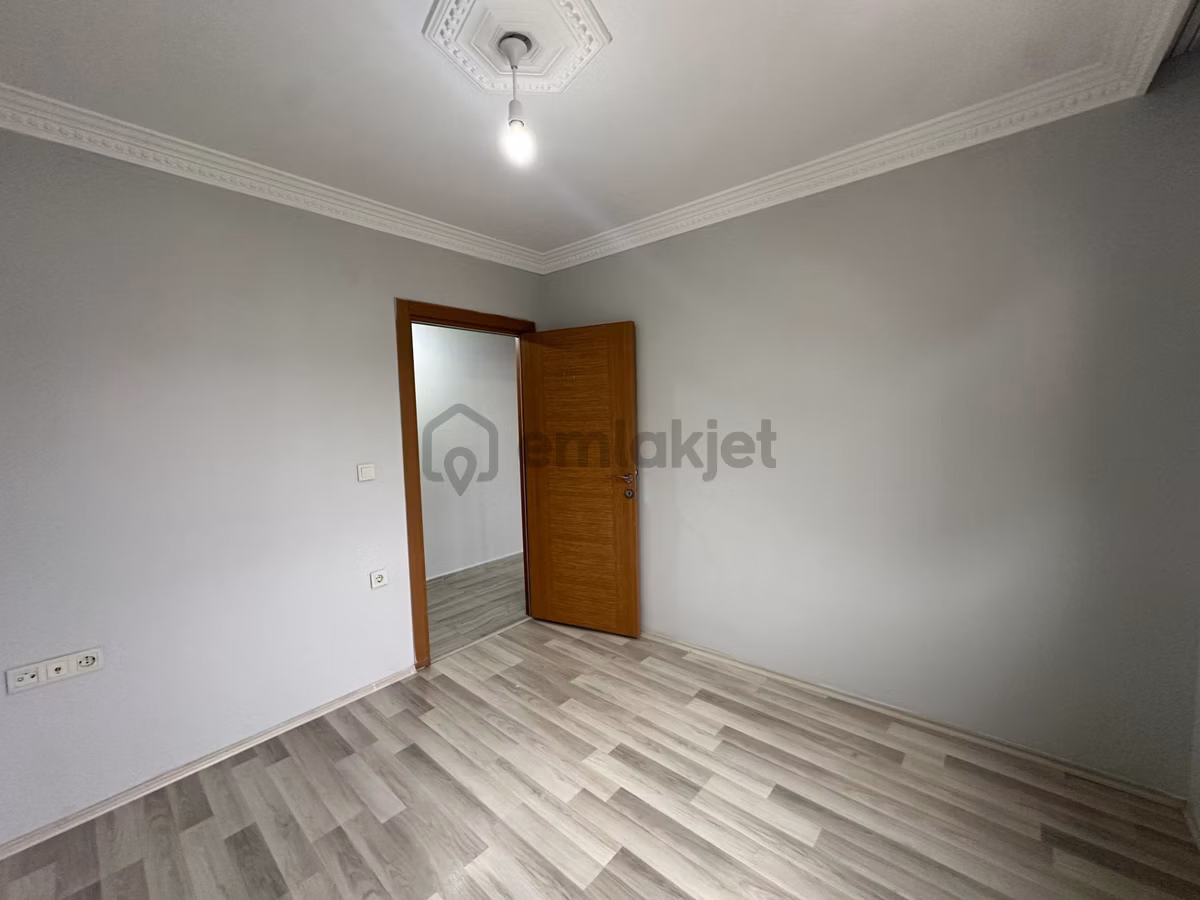 Sultanbeyli Adil Mahallesin'de 2+1 Ebebeyn Banyolu Kiralık Daire - 6