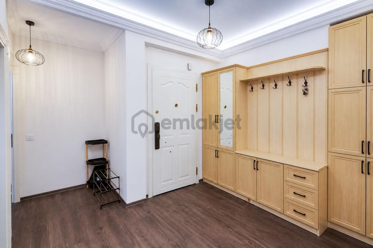 Kleopatra'da Denize Yakın Havuzlu Binada Eşyalı 2+1 Daire - 10
