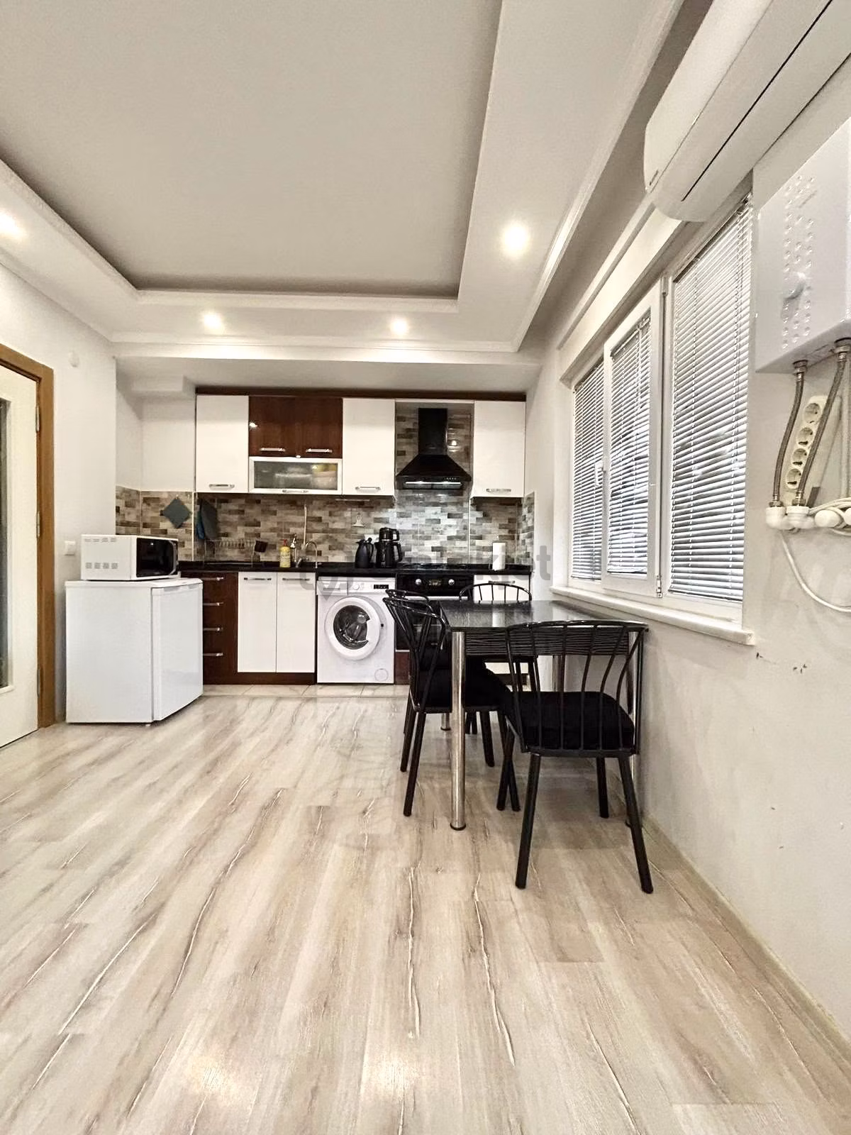 Etiler 'de Cadde Yakını Full Eşyalı 1+1 Kiralık Daire - 2
