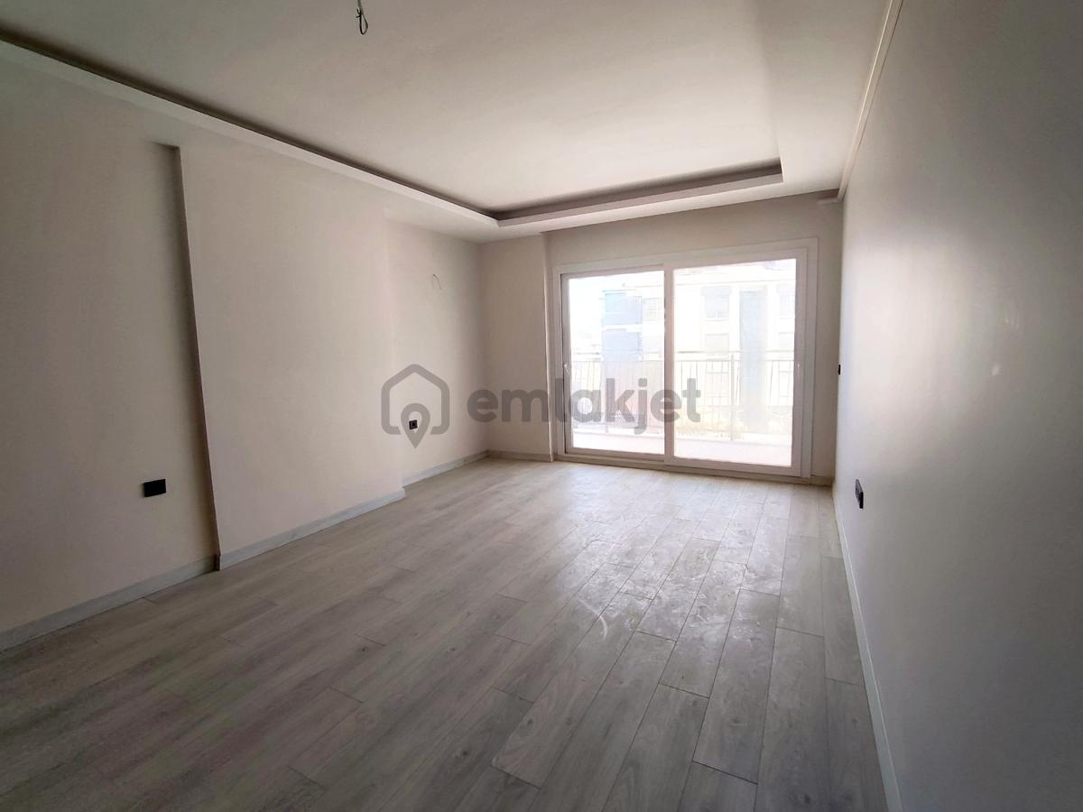Kuşadasında Merkeze Yakın Sıfır Geniş Daire - 4