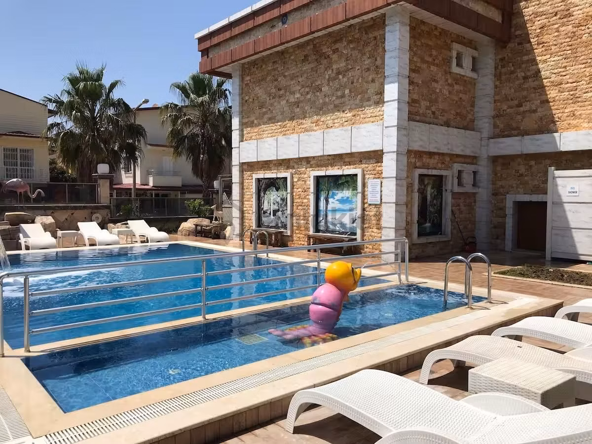 Kuşadası Davutlar'da Havuzlu Site İçinde Satılık 2+1 Daire - 3