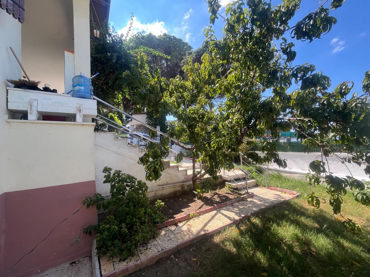 Kadılar Denizinde Eşsiz Konumda Köşe Parsel Tek Villa - 19