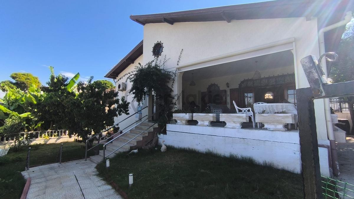 Kadılar Denizinde Eşsiz Konumda Köşe Parsel Tek Villa - 24