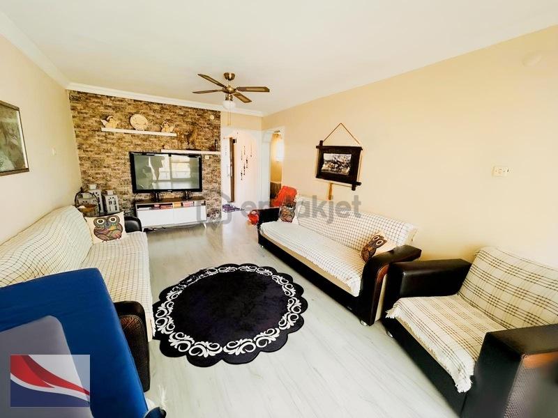 Kuşadası Özlem Sitesi'nde 2+1 Temiz Satılık Daire - 4
