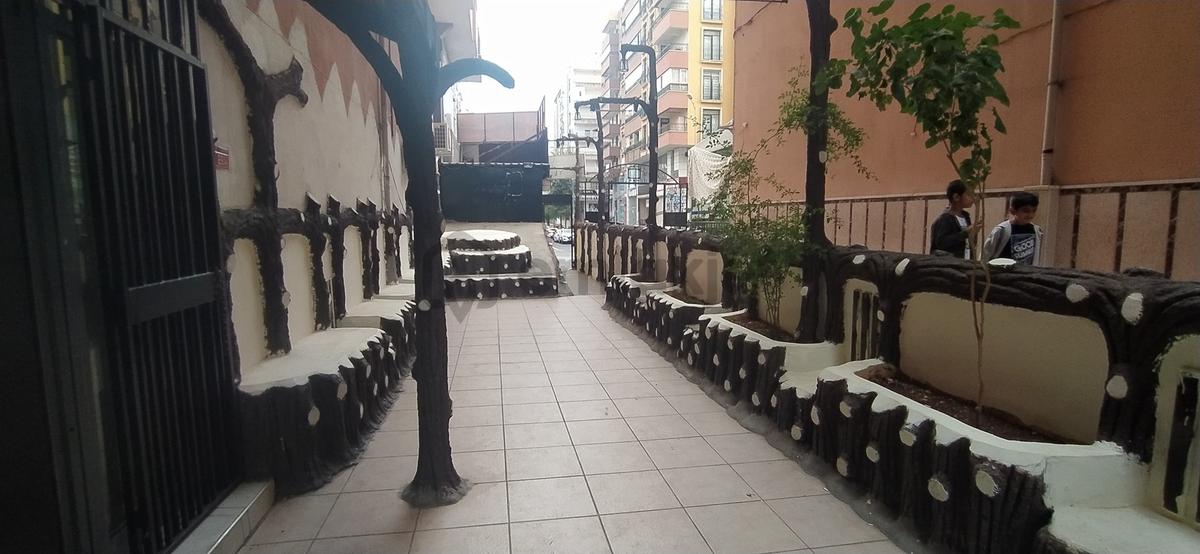 Lise Caddesinde 500 M2 Satılık İş Yeri - 2