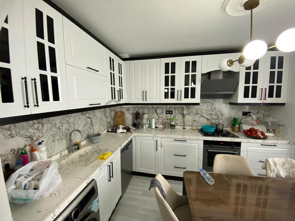 Kuşadası Ege Mahallesi’nde Havuzlu Sitede 3+1 Satılık Daire