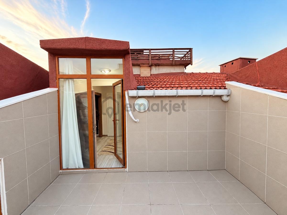 Eyüpsultanda Asansörlü, E.banyolu 3+2 Kullanışlı Dubleks Daire ! - 32