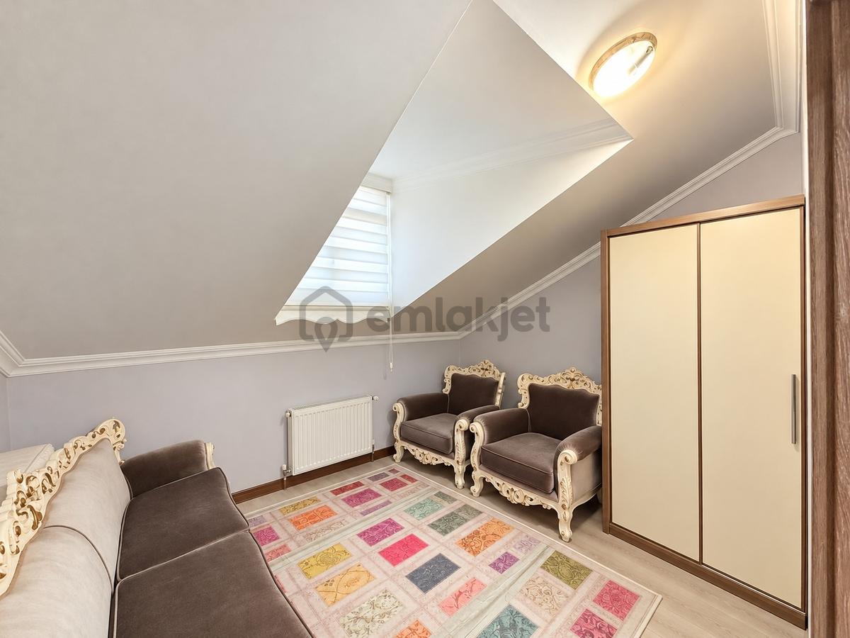 Eyüpsultanda Asansörlü, E.banyolu 3+2 Kullanışlı Dubleks Daire ! - 30