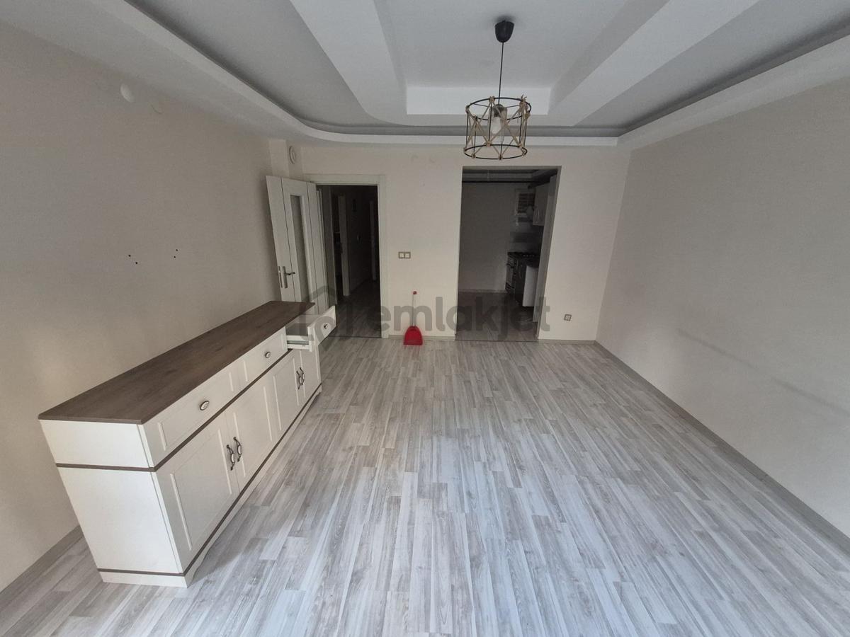 Refet Bele Mh. 2+1 Doğalgaz Kapalı Otopark Asansörlü Daire