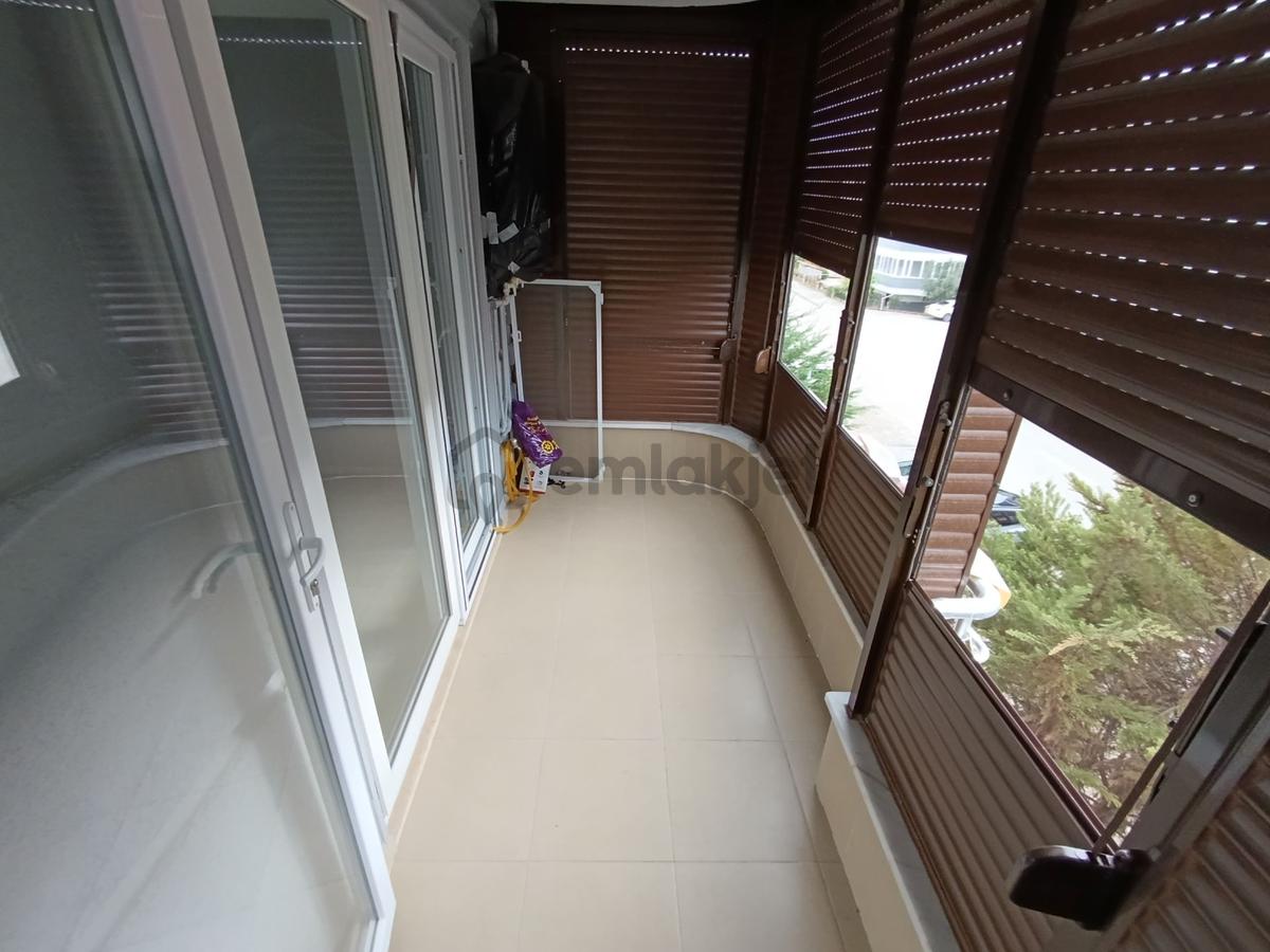Edremit Altınkum'da Kapalı Mutfaklı Satılık 2+1 Daire - 21
