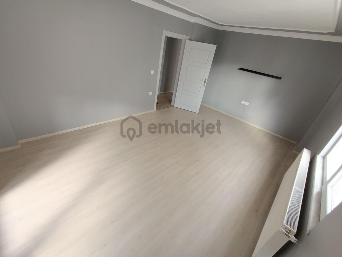 Edremit Altınkum'da Kapalı Mutfaklı Satılık 2+1 Daire - 23