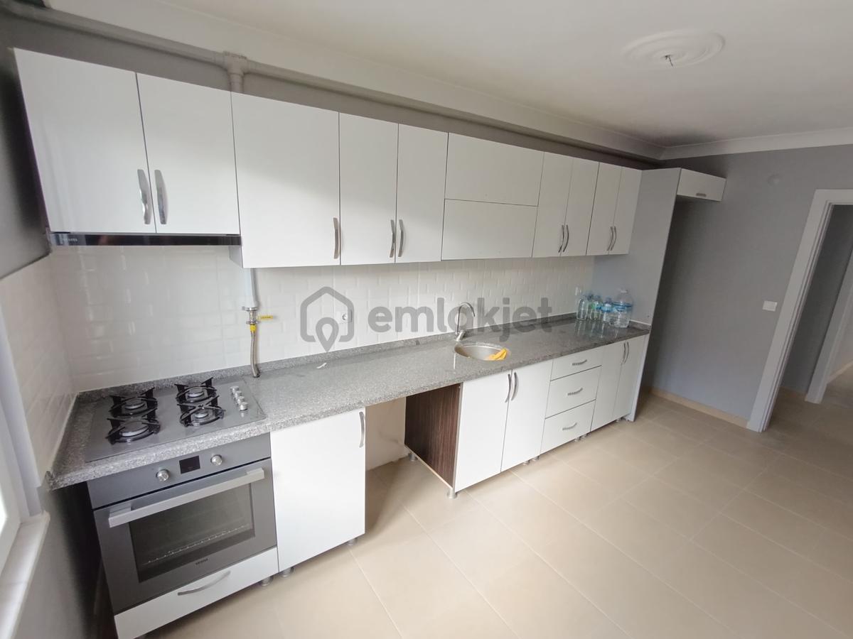 Edremit Altınkum'da Kapalı Mutfaklı Satılık 2+1 Daire - 18