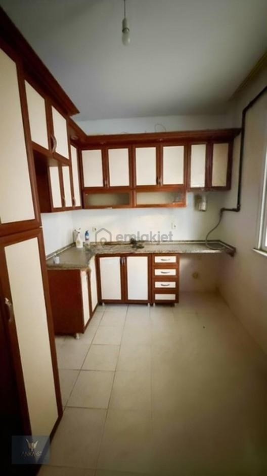 Pendik Güzelyalı'da Merkezi Konumda 2+1 - 16