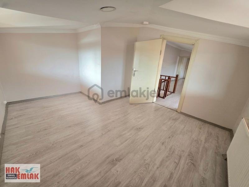 Hak Emlak'tan Azmimilli Mah.de Satılık Geniş 4+1 Dubleks Daire - 12