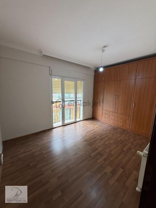 Tire Prestijden Kiralık Köşe Konumda Daire - 10