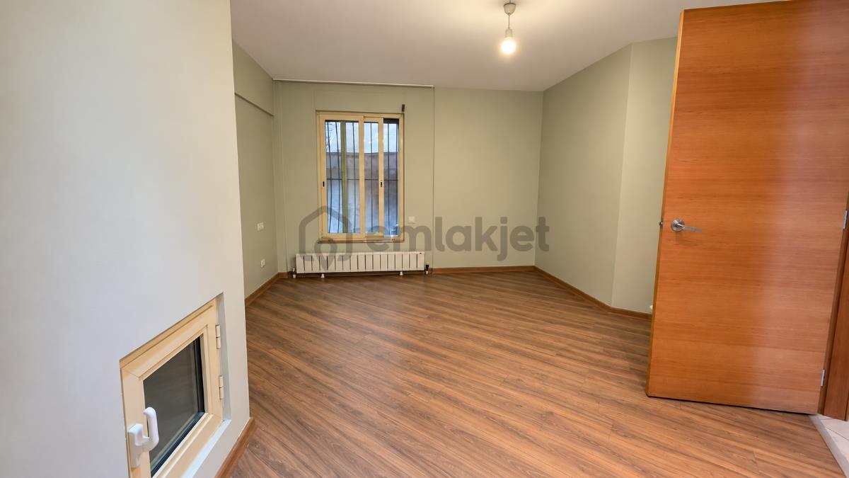 Üsküdarda Boğaz Manzaralı 2+1 Kiralık Daire - 27