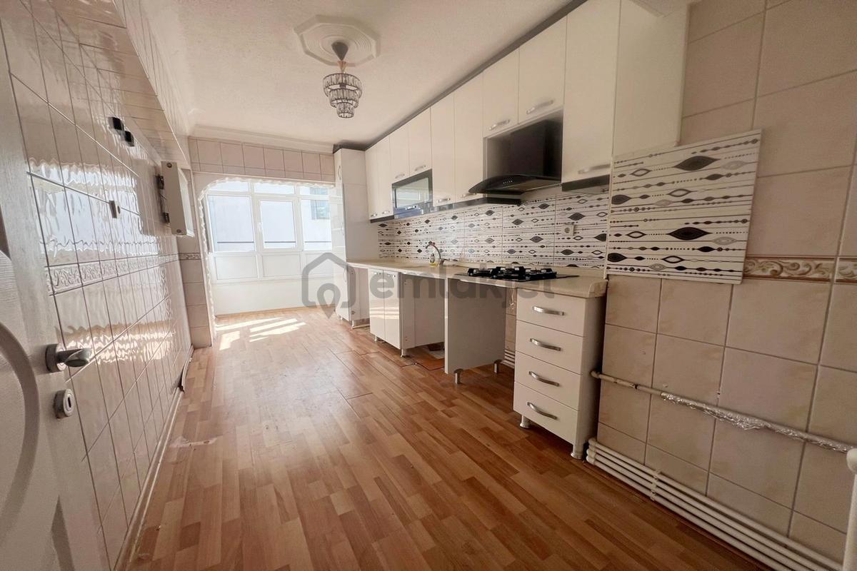 Kuşcağız Kartaltepe Cadde Dibi Ara Kat Ön Cephe Kupon 3+1 Daire - 28