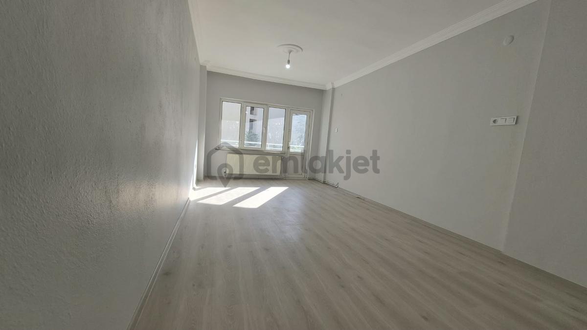 Merkezi Konumda, Yenilenmiş 3+1 Satılık Daire - 10