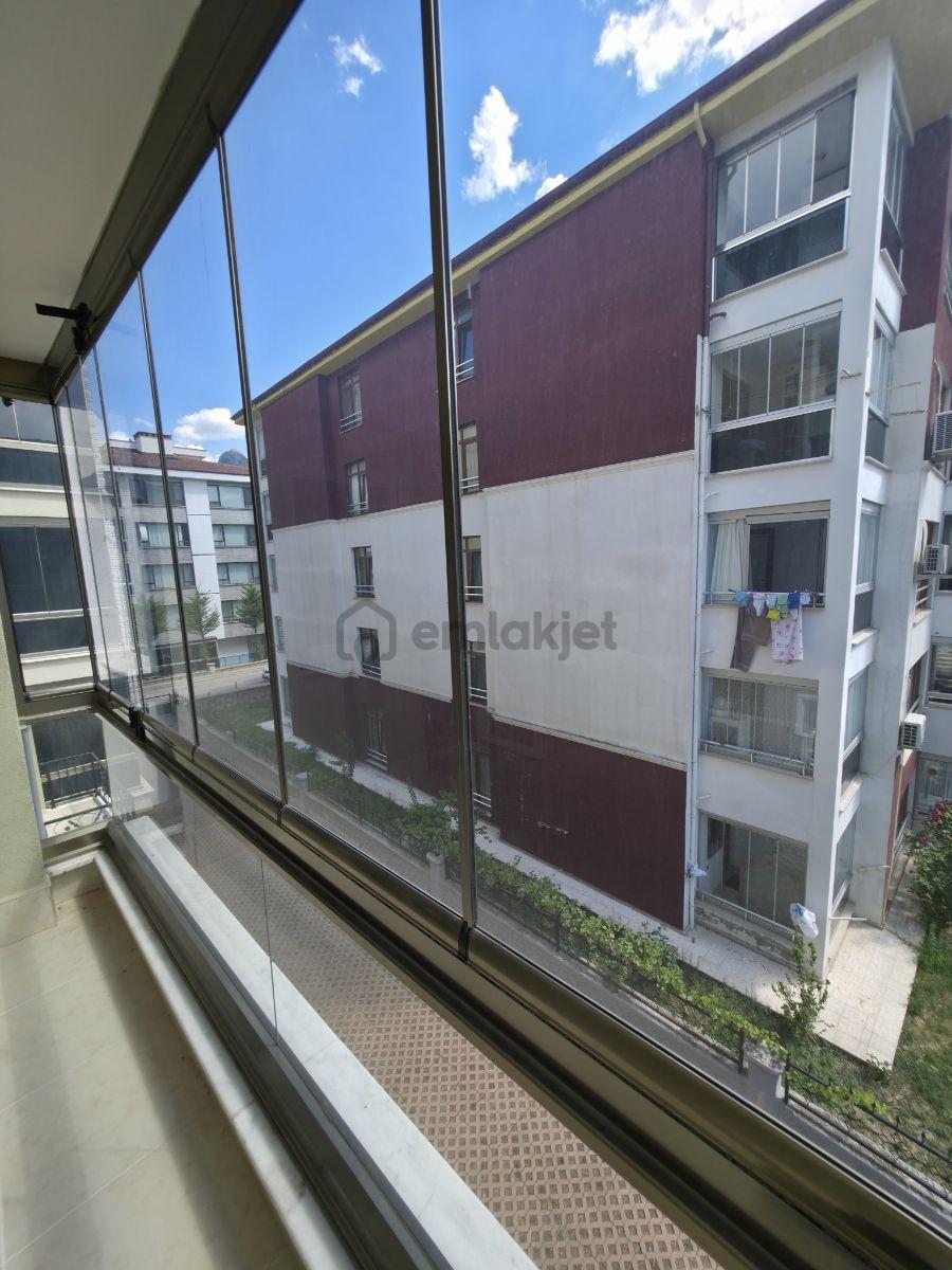 Onevlerde Geniş Ve Konforlu Sıfır 3+1 Daire - 26