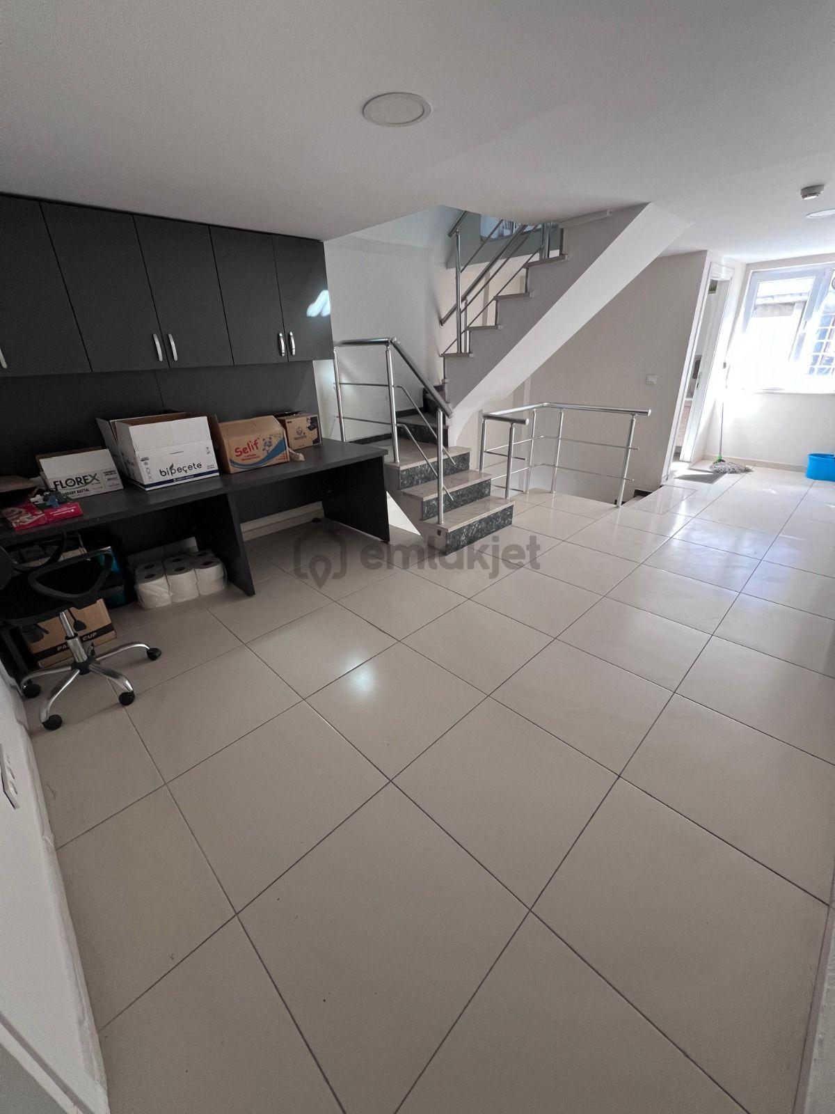 İstoçta 200m² 4 Katlı Ticari Mülk Yüksek Kira Potansiyelli - 10