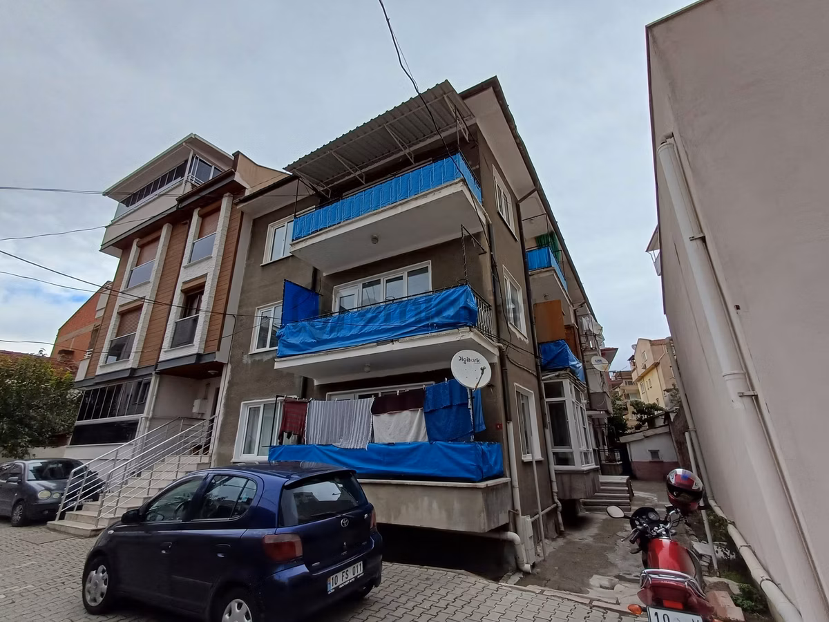 Ali Hikmet Paşa Mah. Devlet Hast.yanında 2+1 Daire - 3