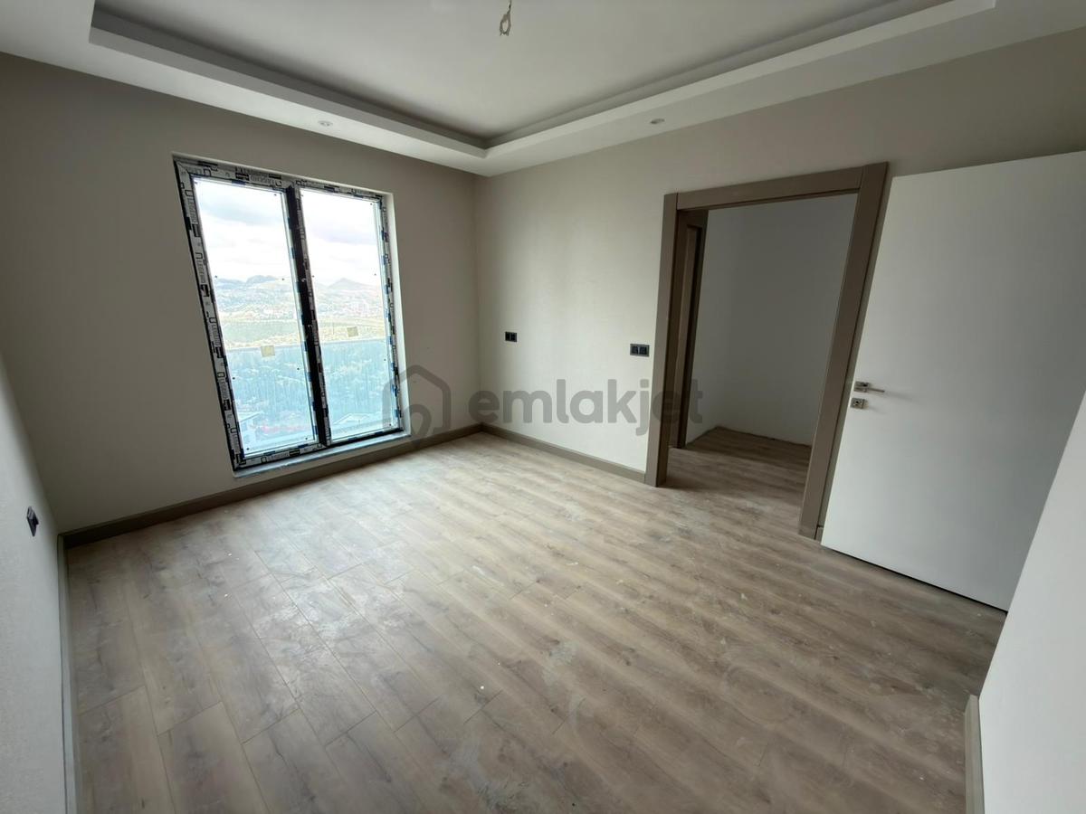 Skylıne Towerda Seçkin Cepheli, Prestijli Daire - 14