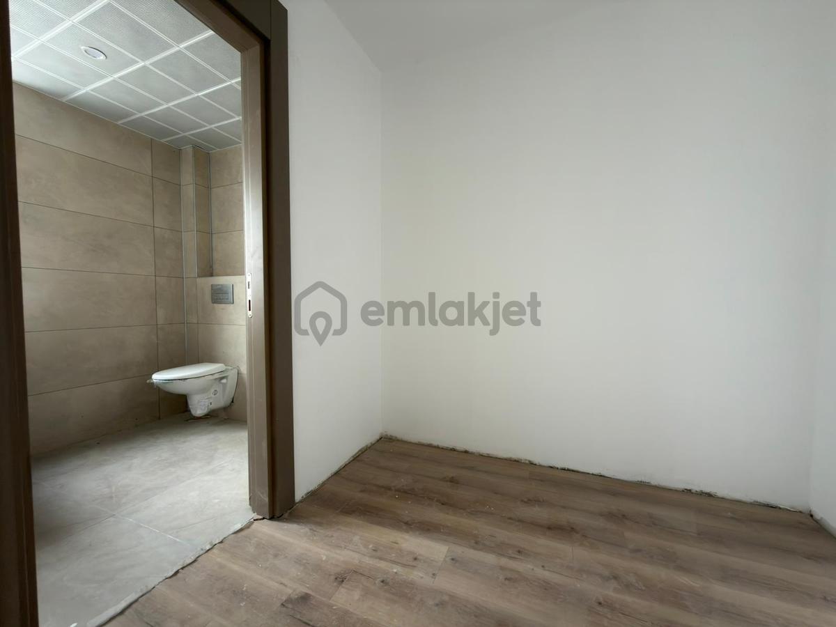Skylıne Towerda Seçkin Cepheli, Prestijli Daire - 13