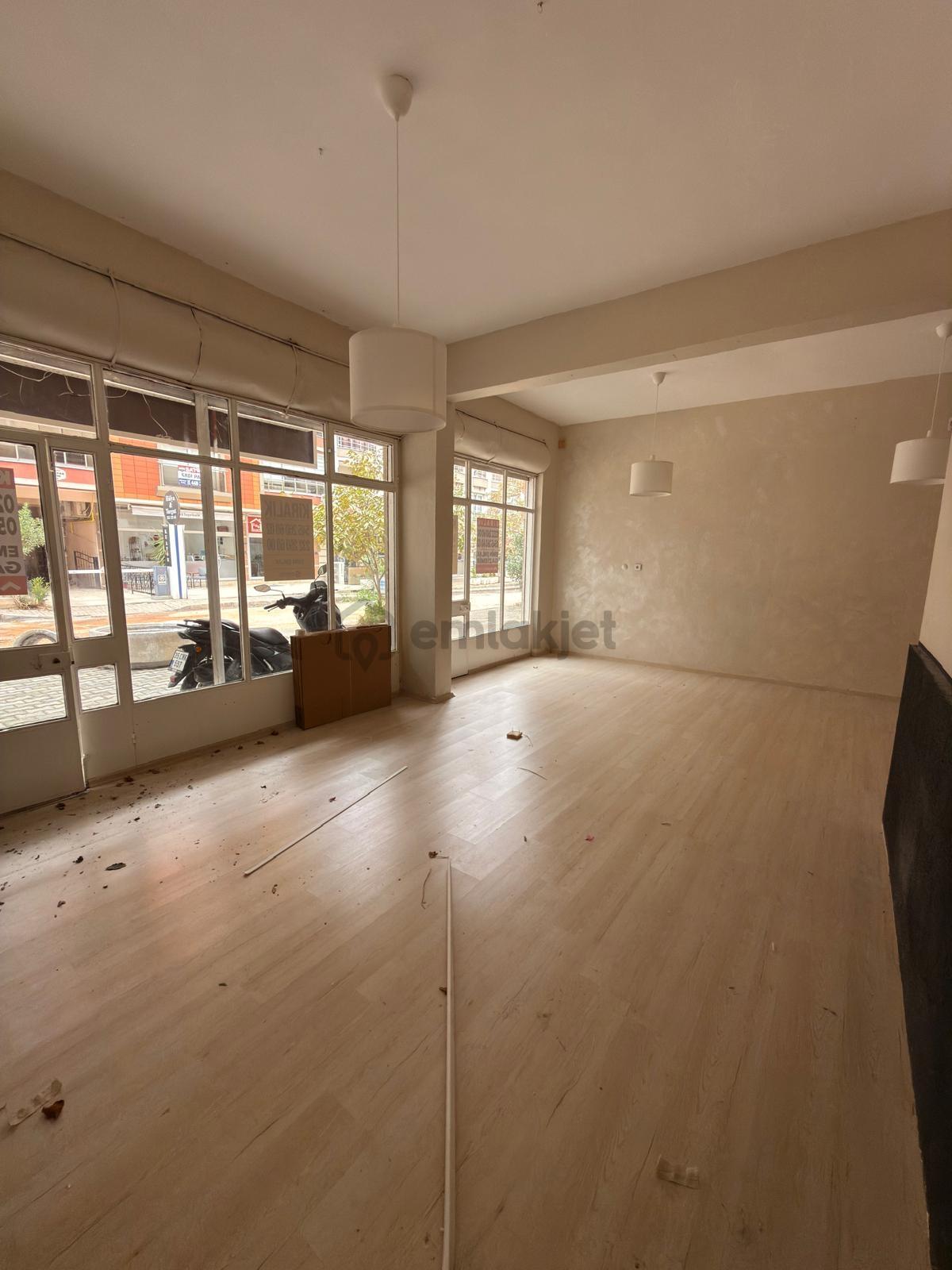 Atıfbeyde Kiralık İş Yeri - 4