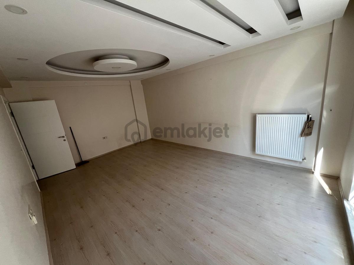 Akademi'den Ara Kat Asansörlü Ebeveyn Banyolu Kiralık 3+1 - 4