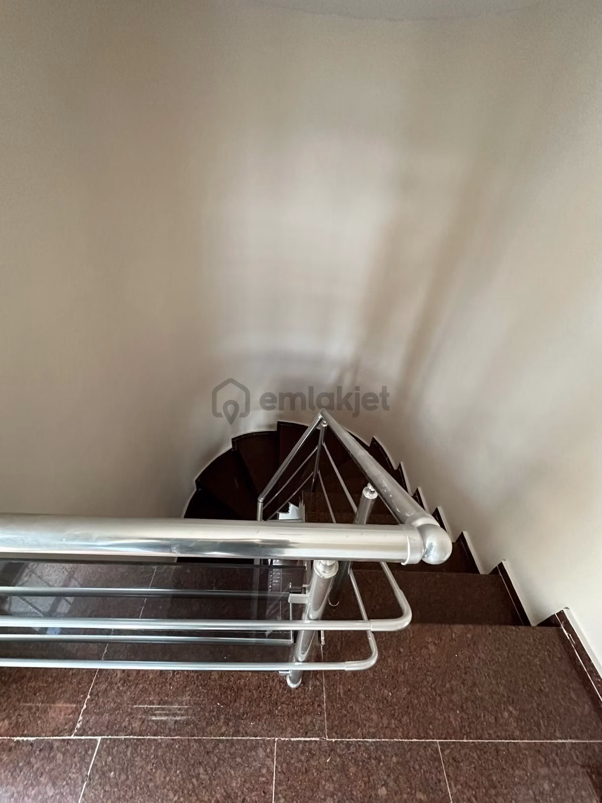 Kuşadasında 4+1 Devlet Hastanesi Üstü Doğalgazlı Kiralık Villa - 11