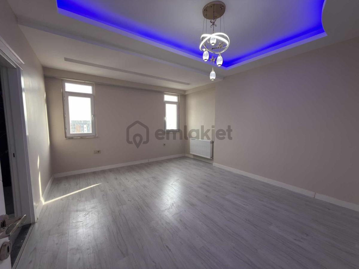 Kiralık Lüx Geniş 3+1 Site İçerisinde - 13