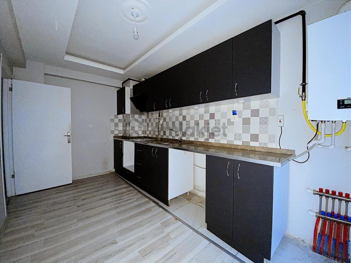 Şarhüyükte Geniş Ve Ferah 4+1 Kiralık Daire | 200 M² - 18