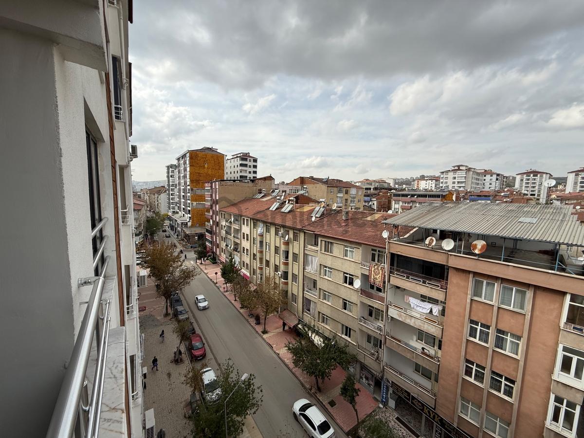 Namık Çiftçi Caddesi’nde 3+1 Satılık Daire - 10