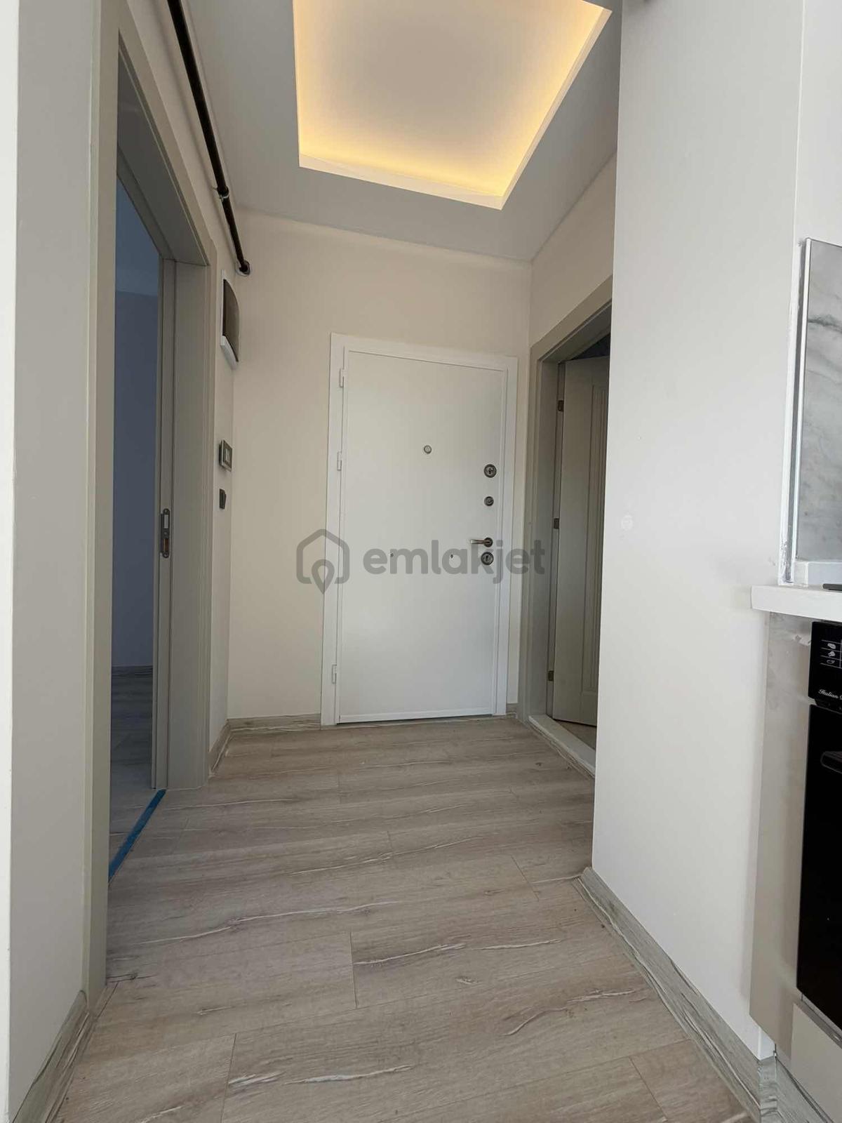 Menemende Satılık Daire 1+1 Seyrekte - 9