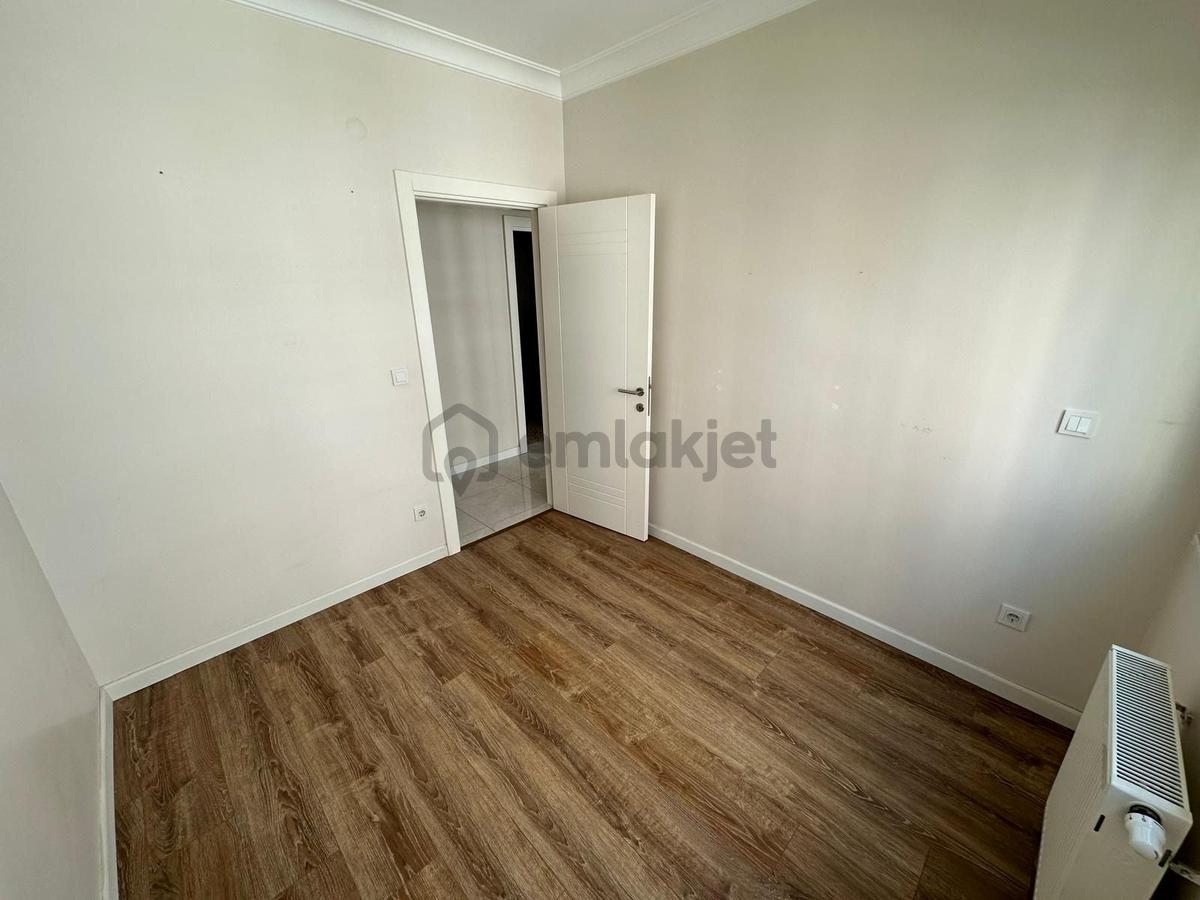 Göztepe'de Merkezi Konumda Kiralık 3+1 Daire - 13