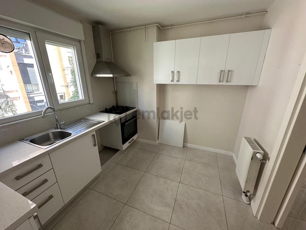Göztepe'de Merkezi Konumda Kiralık 3+1 Daire - 12
