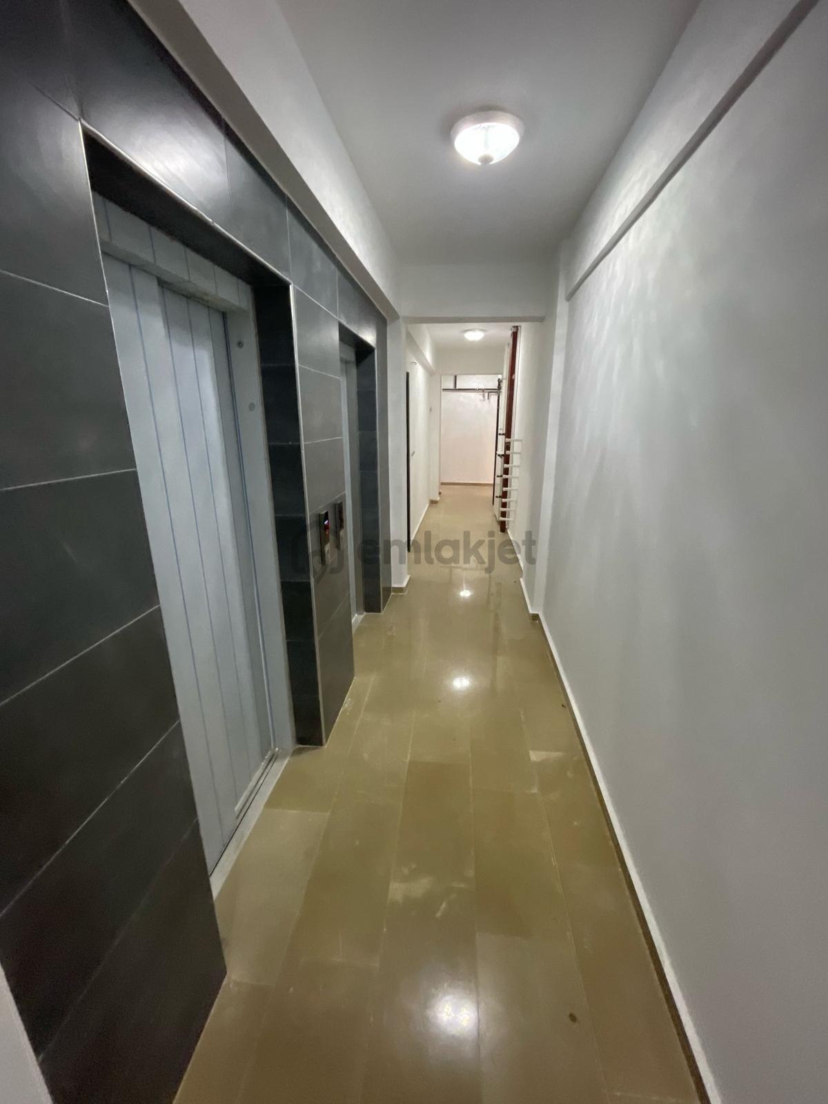 Sultanbeyli Site İçinde Ara Kat, Ebeveyn Banyolu, Otoparklı 2+1 - 24
